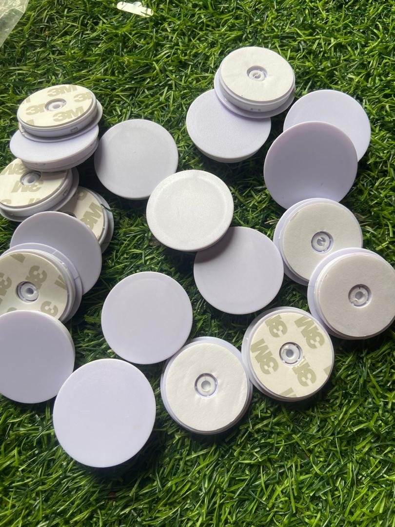 Phone Case Grip and Holder (Pop socket)