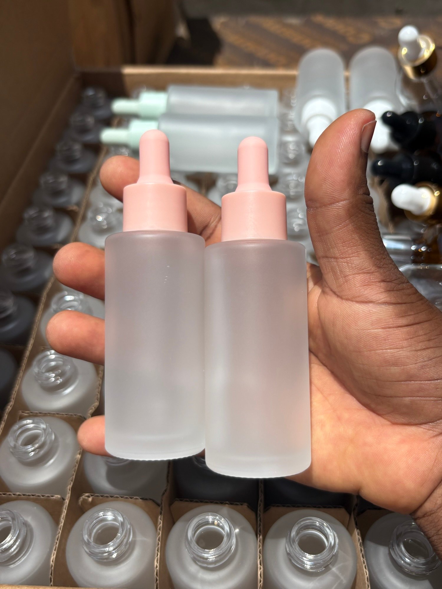 Dropper bottle glass (frosted + pink head)- 50mls